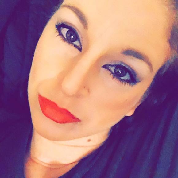 Meet your Posher, Anya - Picture 1 of 1